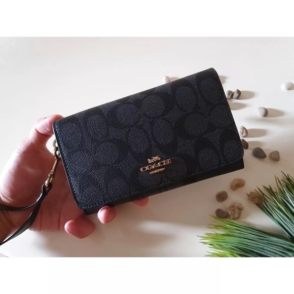 Coach Handbags - COACH wallet